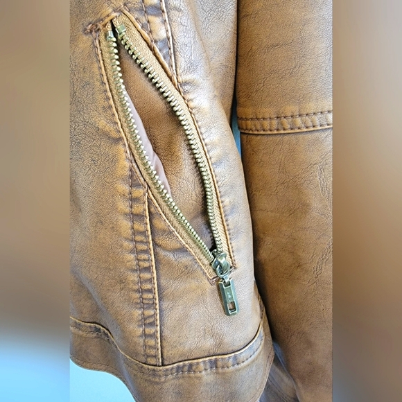 Lock & Love "Leather" Jacket - Picture 4 of 10